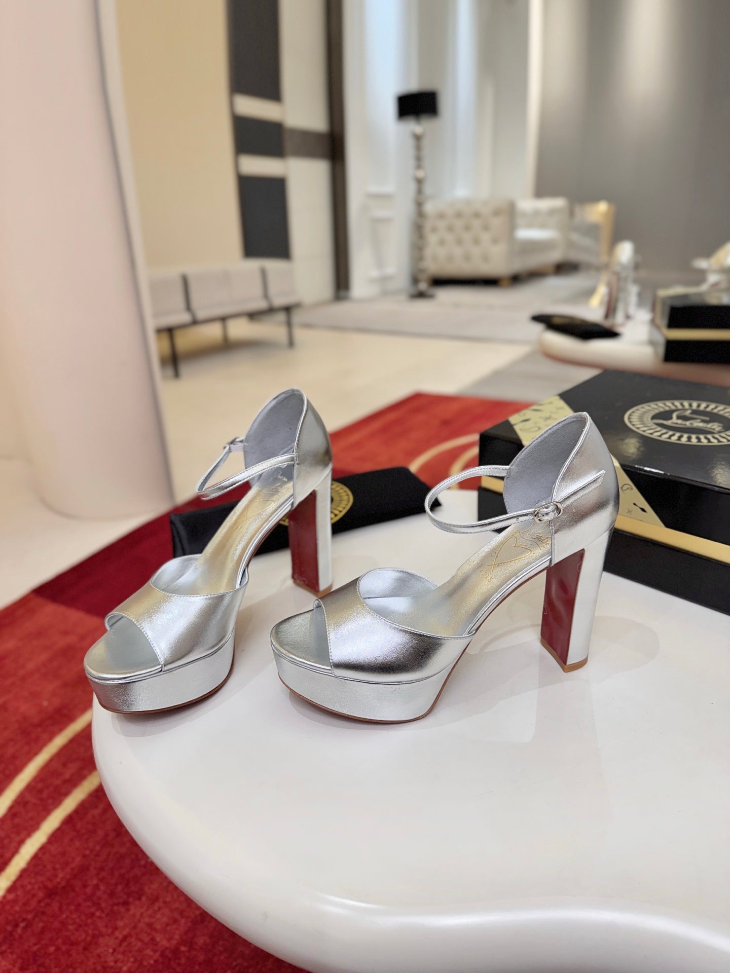 Christian Louboutin Sandaloo
