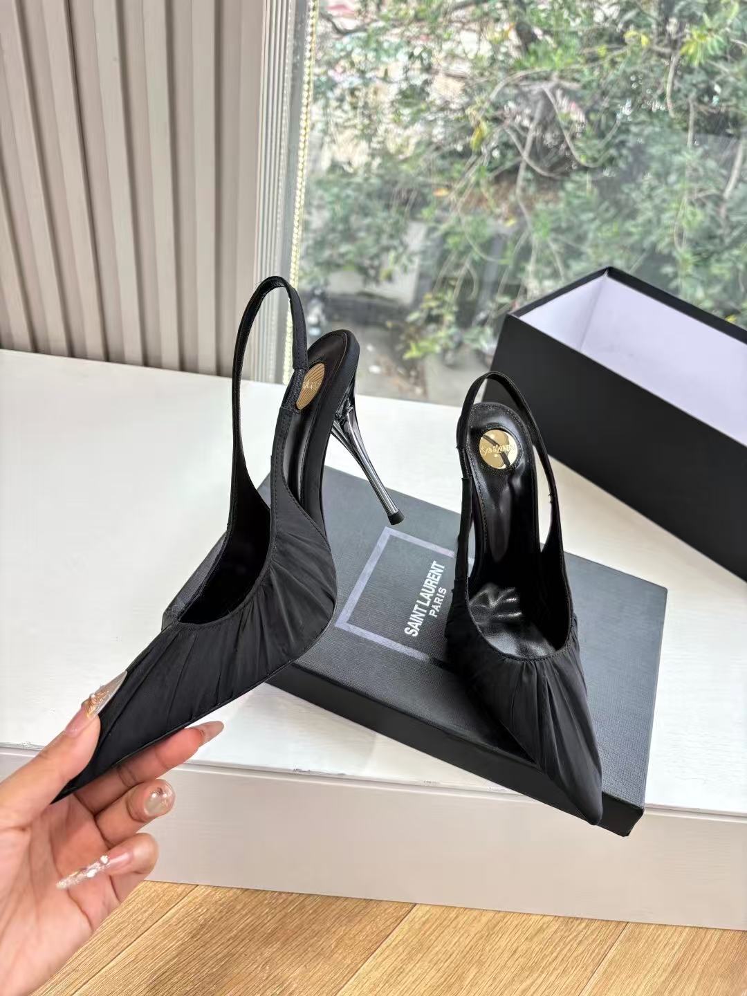 Saint Laurent Slingback Pumps