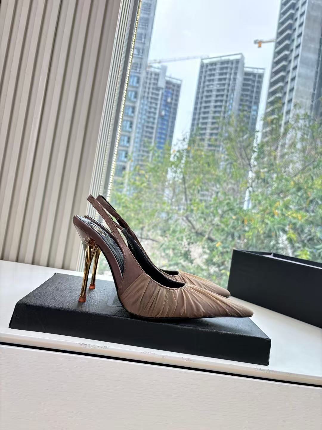 Saint Laurent Slingback Pumps