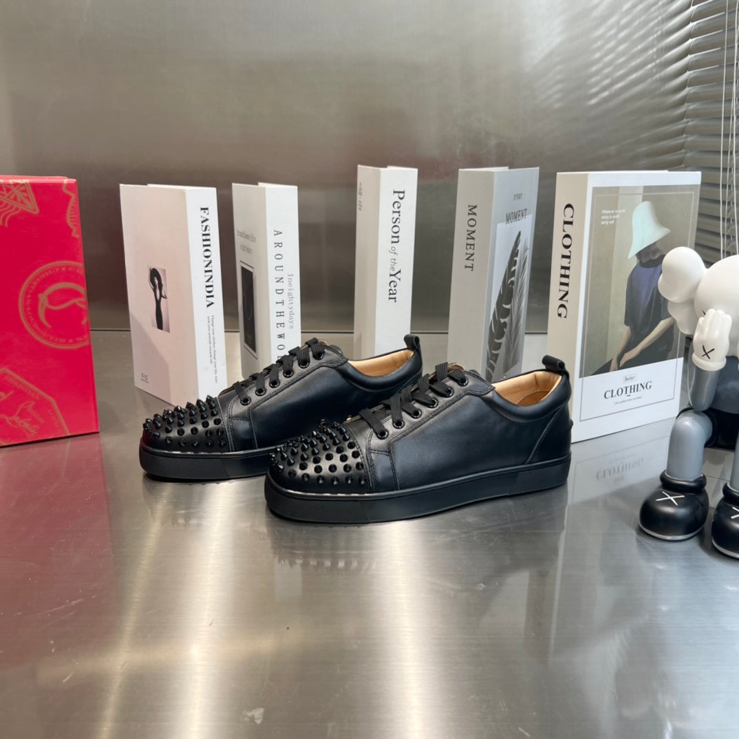 Christian Louboutin Louis Junior Spikes