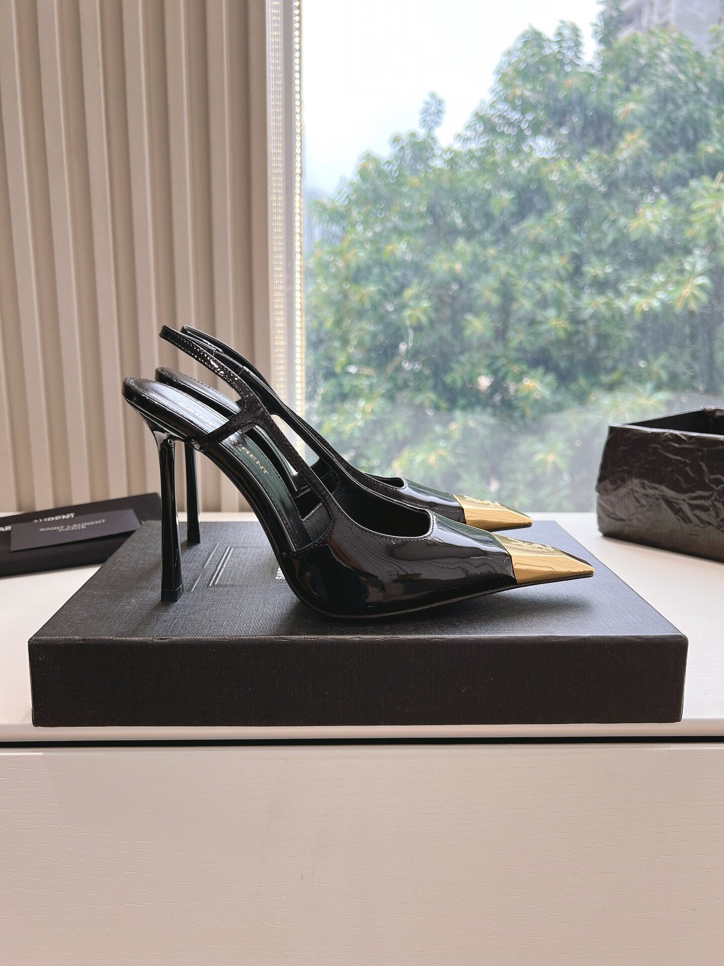 Saint Laurent Jeanne Slingback Pumps