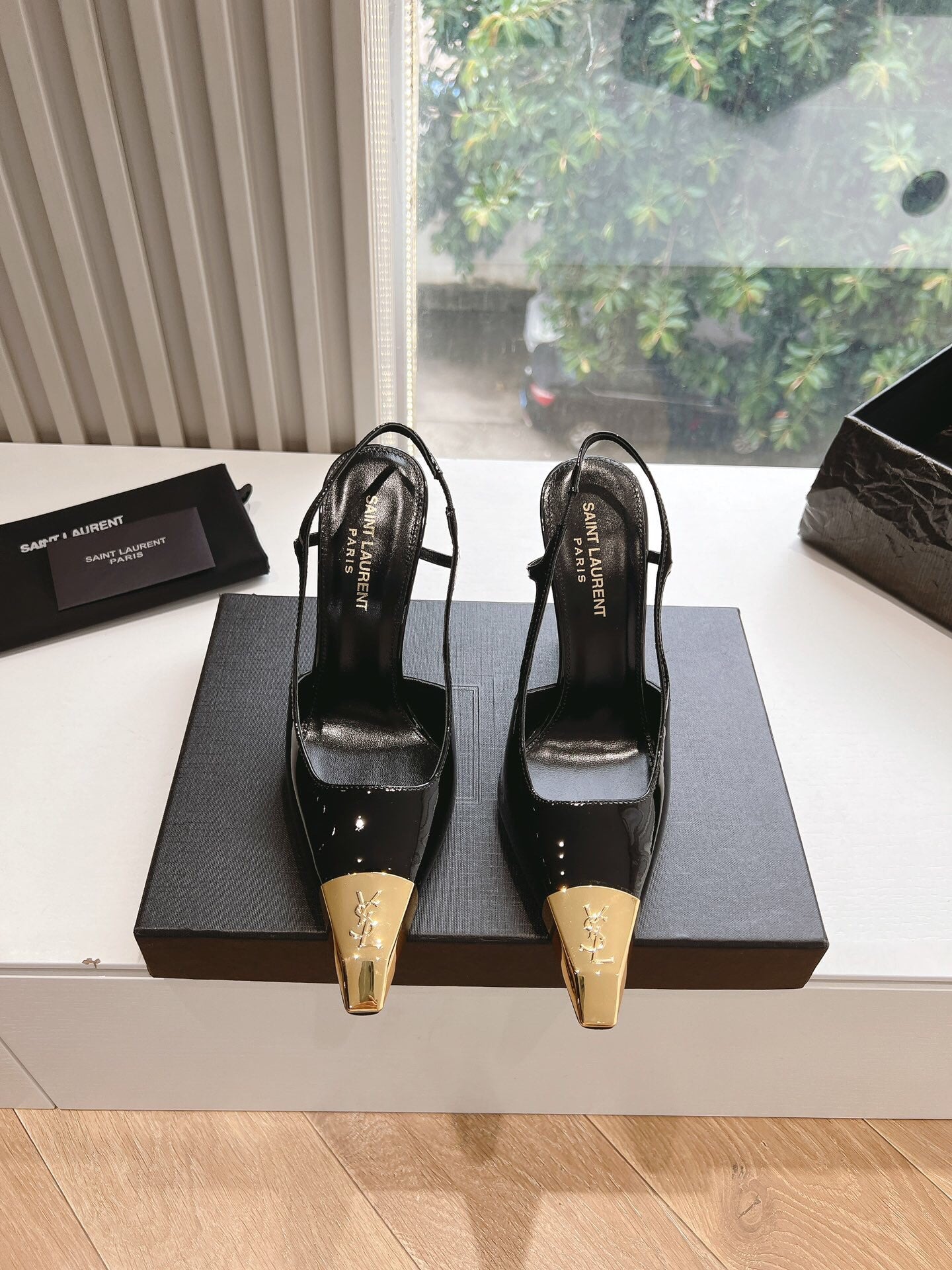 Saint Laurent Jeanne Slingback Pumps