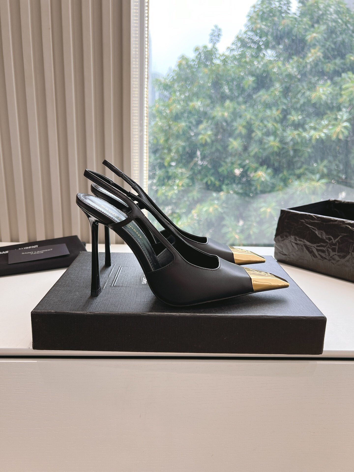 Saint Laurent Jeanne Slingback Pumps