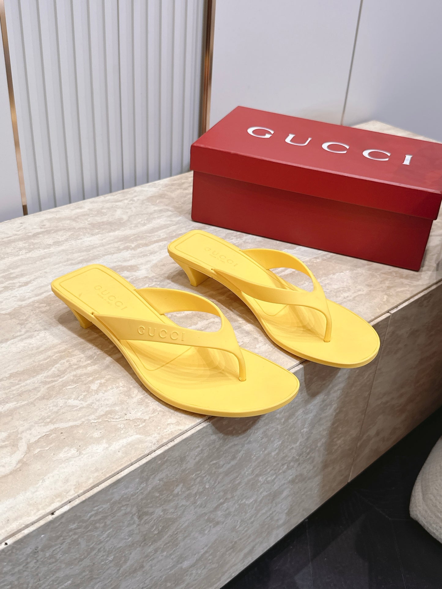 Gucci Vittoria Thong
