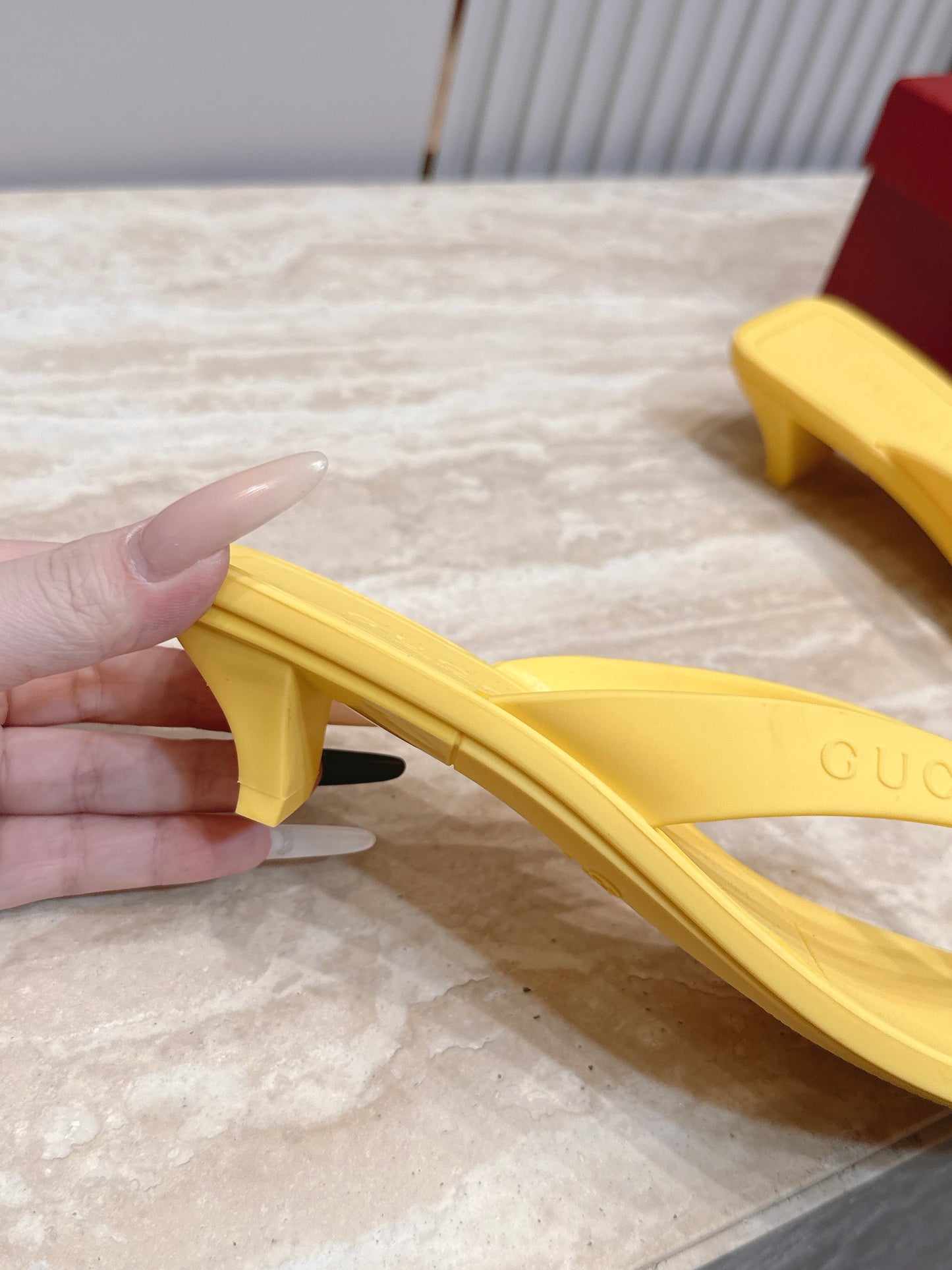 Gucci Vittoria Thong
