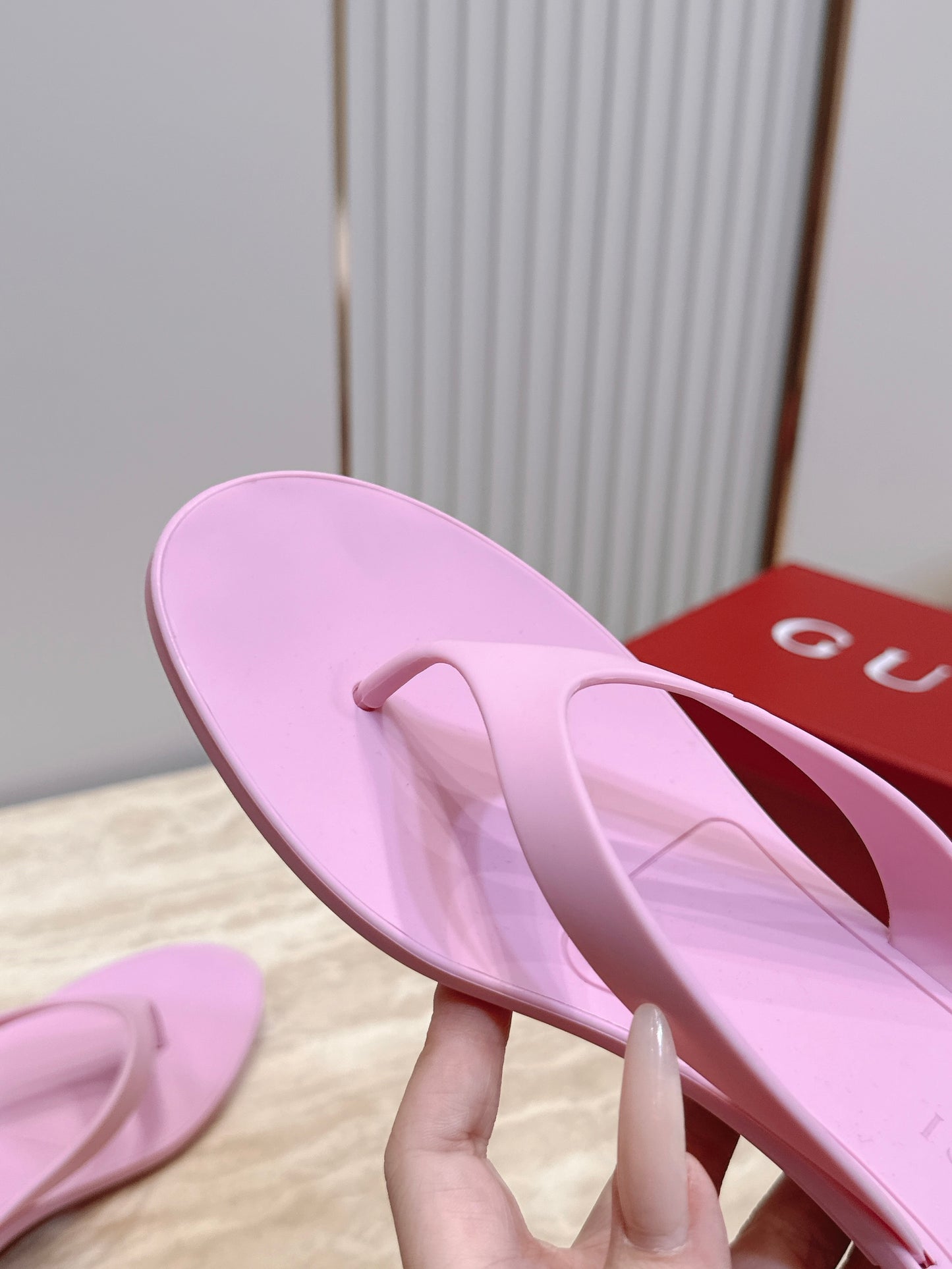 Gucci Vittoria Thong
