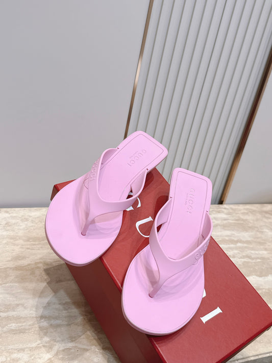 Gucci Vittoria Thong