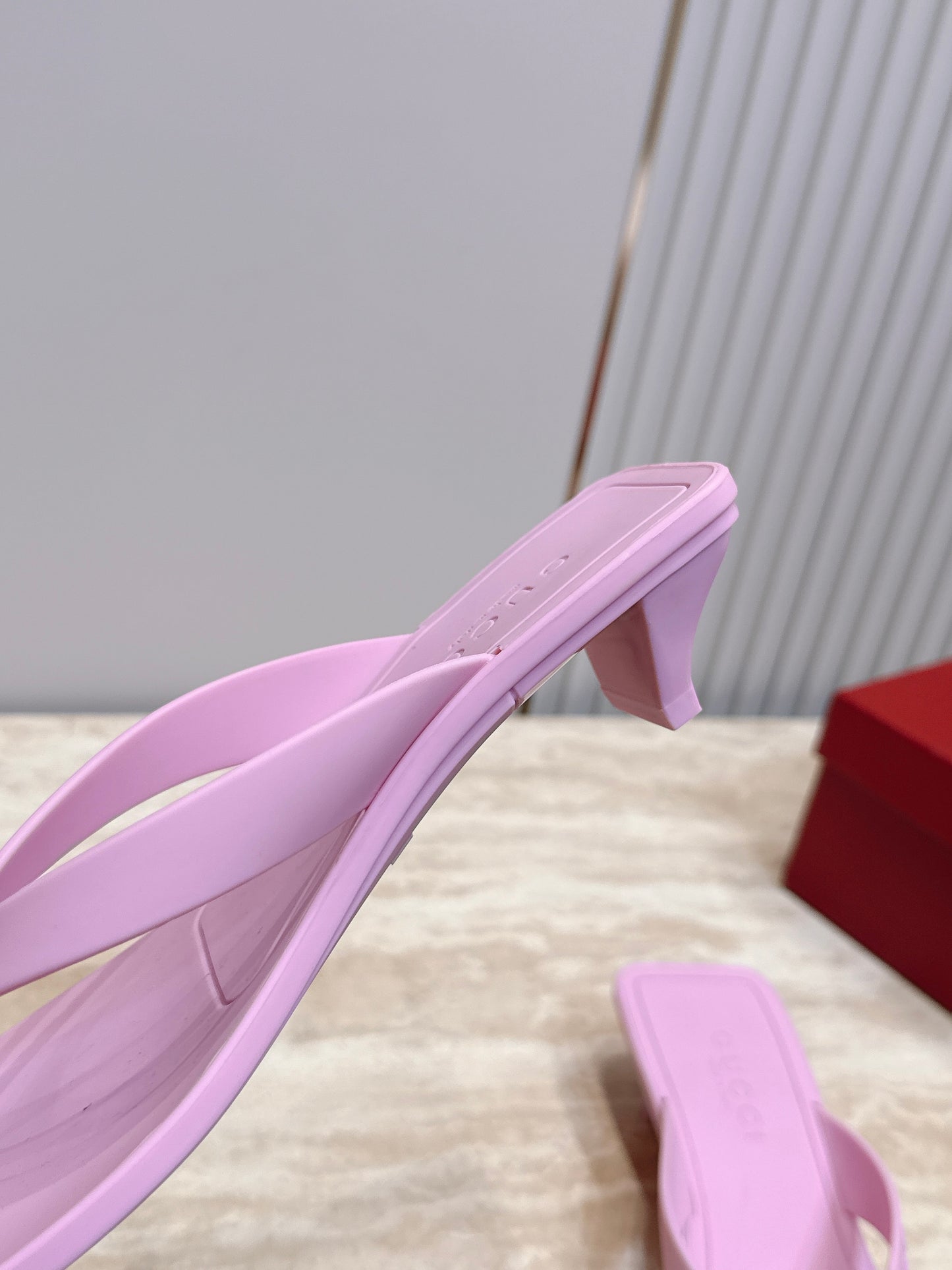 Gucci Vittoria Thong