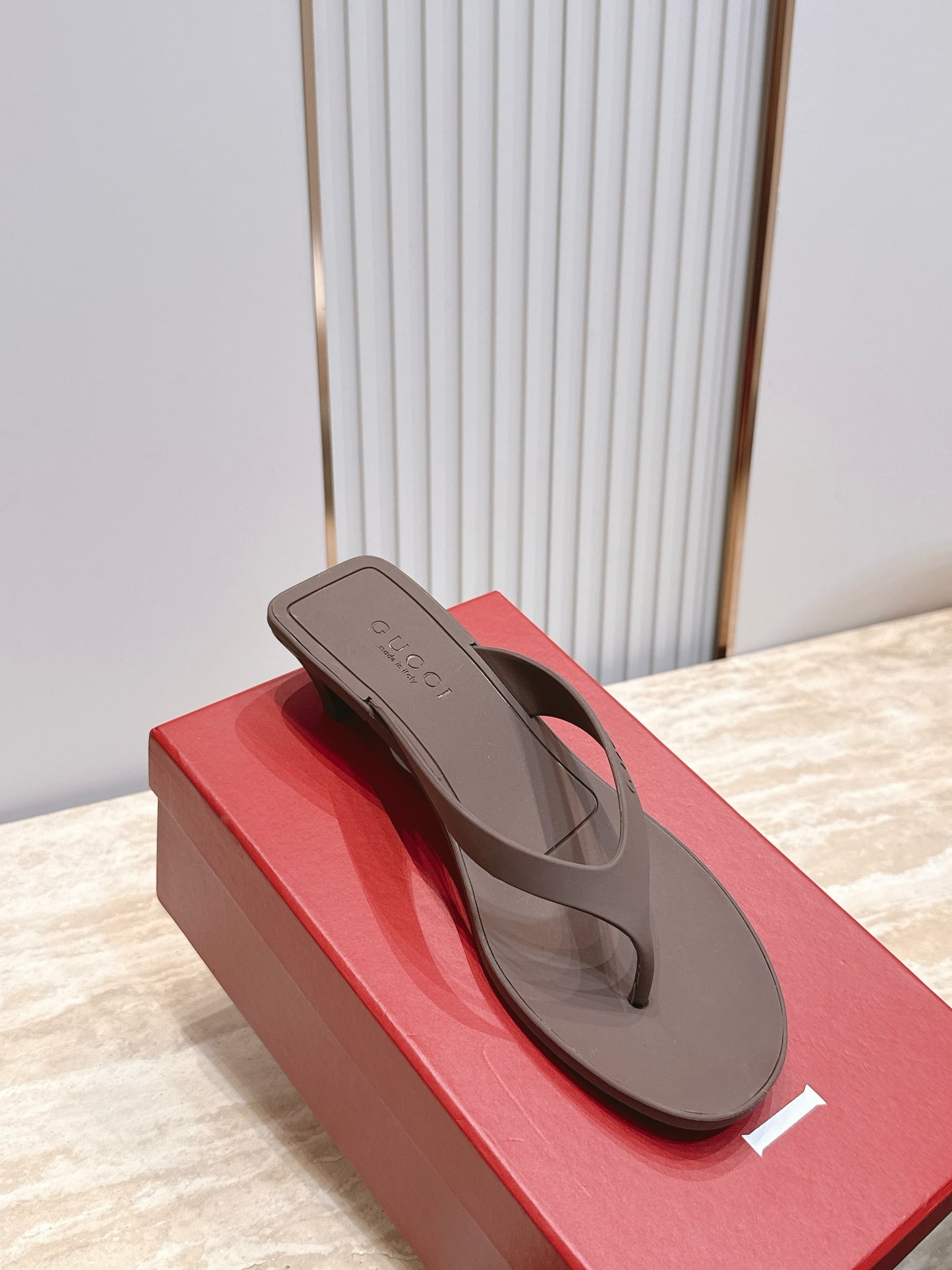 Gucci Vittoria Thong
