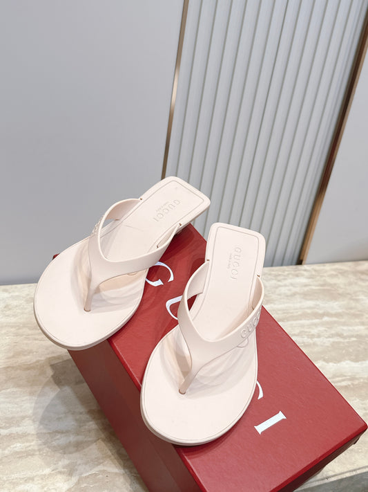 Gucci Vittoria Thong