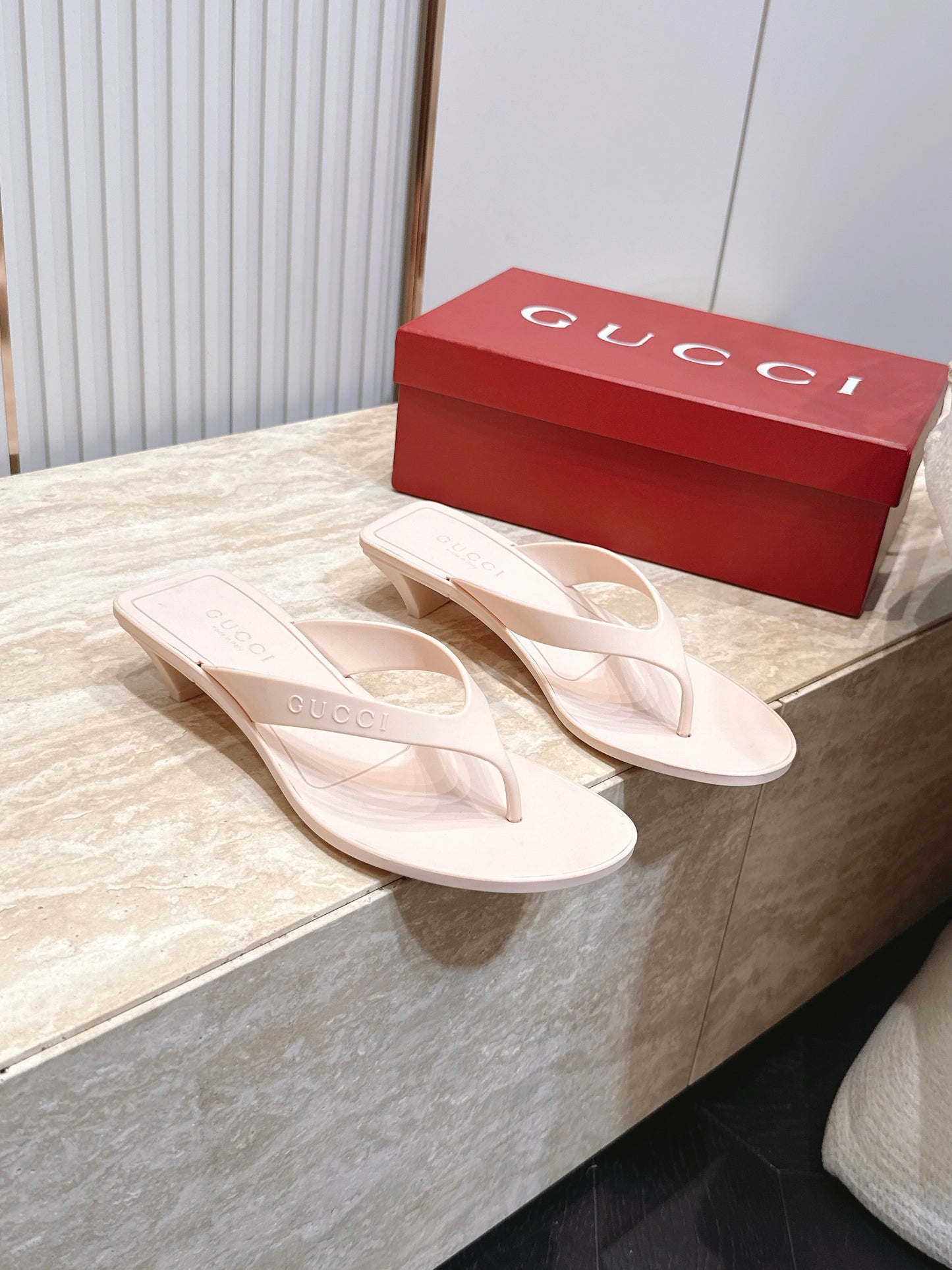 Gucci Vittoria Thong
