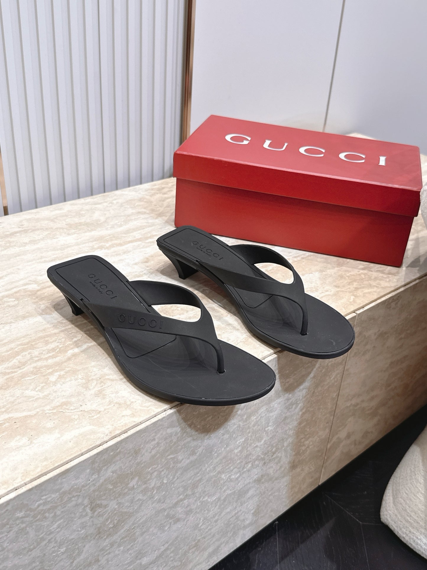 Gucci Vittoria Thong