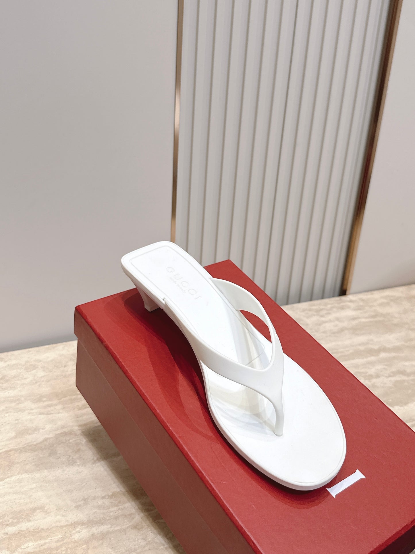 Gucci Vittoria Thong
