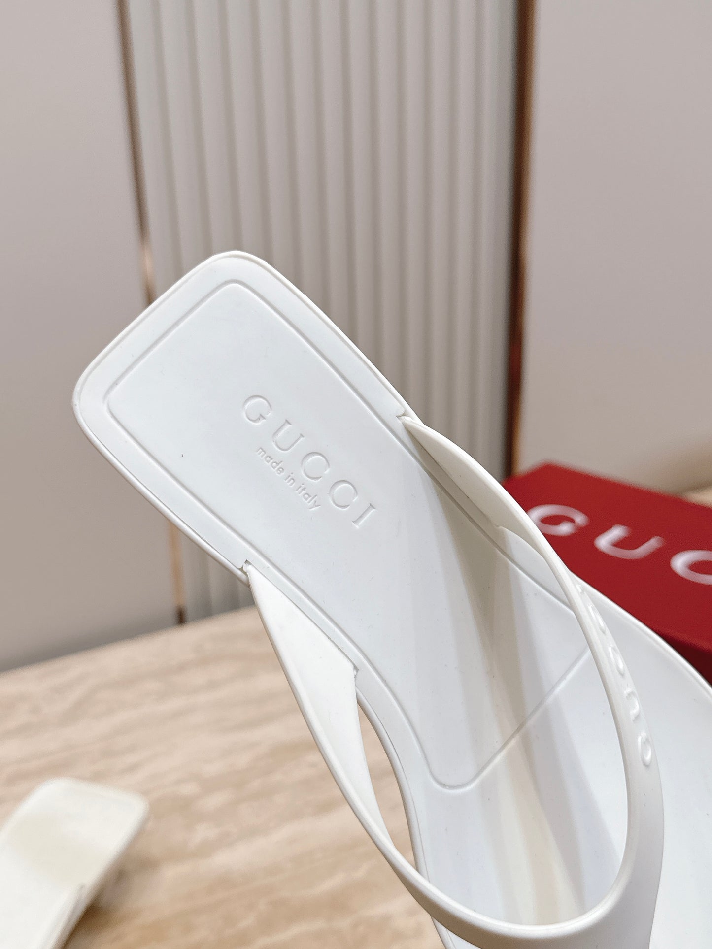 Gucci Vittoria Thong