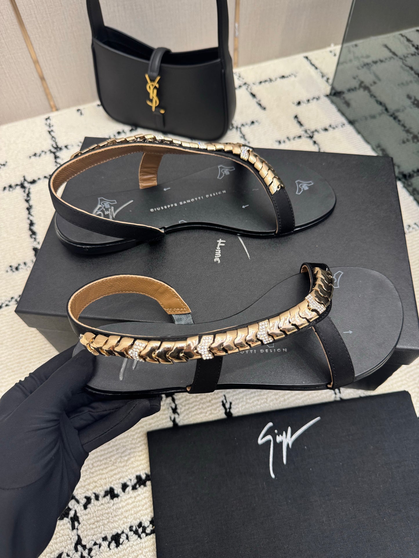 Giuseppe Zanotti Dafne Flat