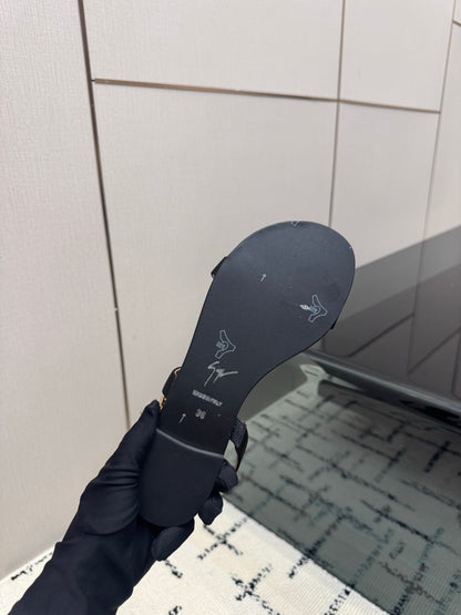 Giuseppe Zanotti Dafne Flat