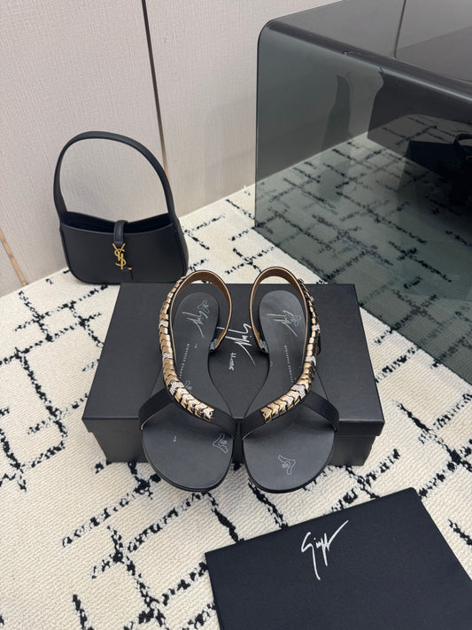 Giuseppe Zanotti Dafne Flat