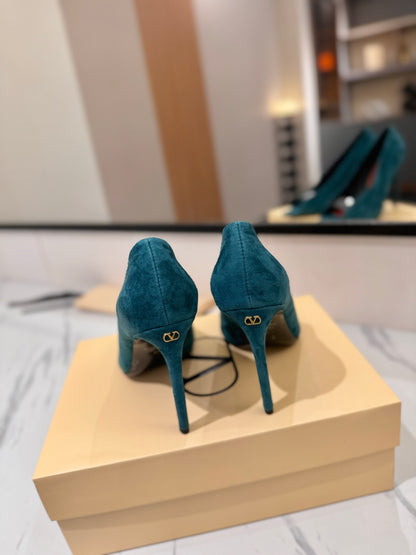 Valentino Revele Pumps