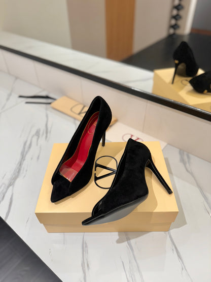 Valentino Revele Pumps
