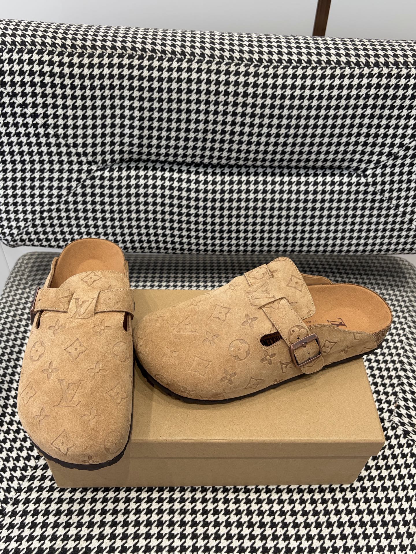 Louis Vuitton Clog