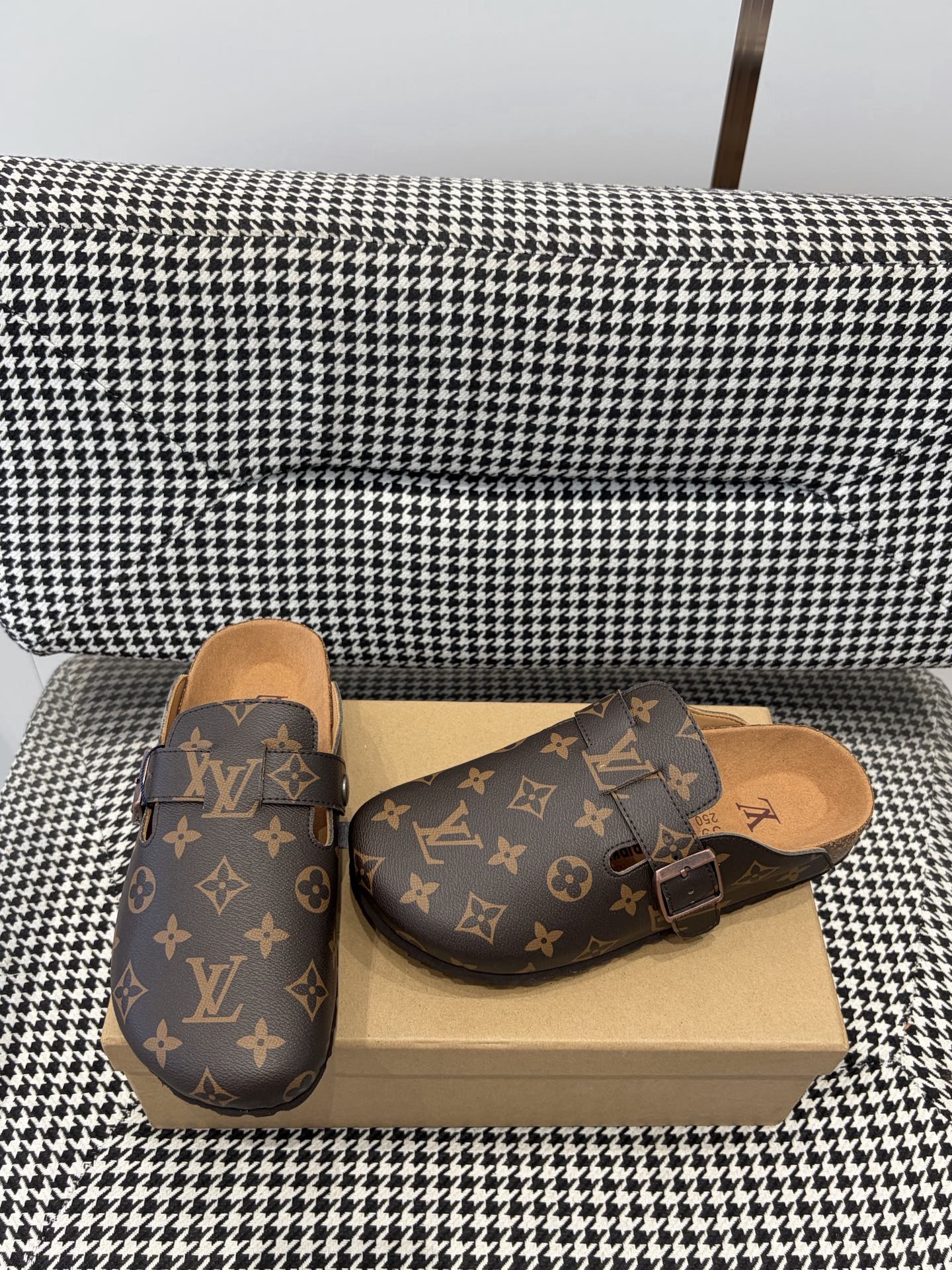 Louis Vuitton Clog