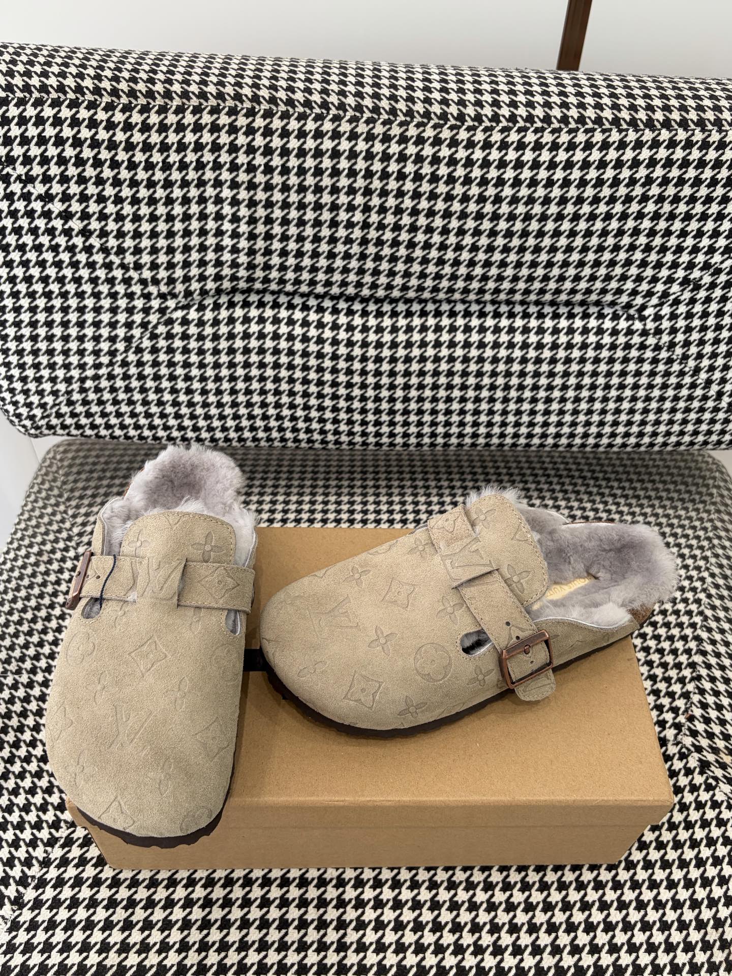 Louis Vuitton Clog