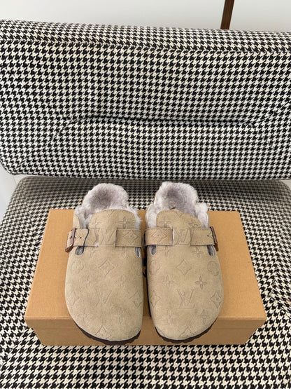 Louis Vuitton Clog