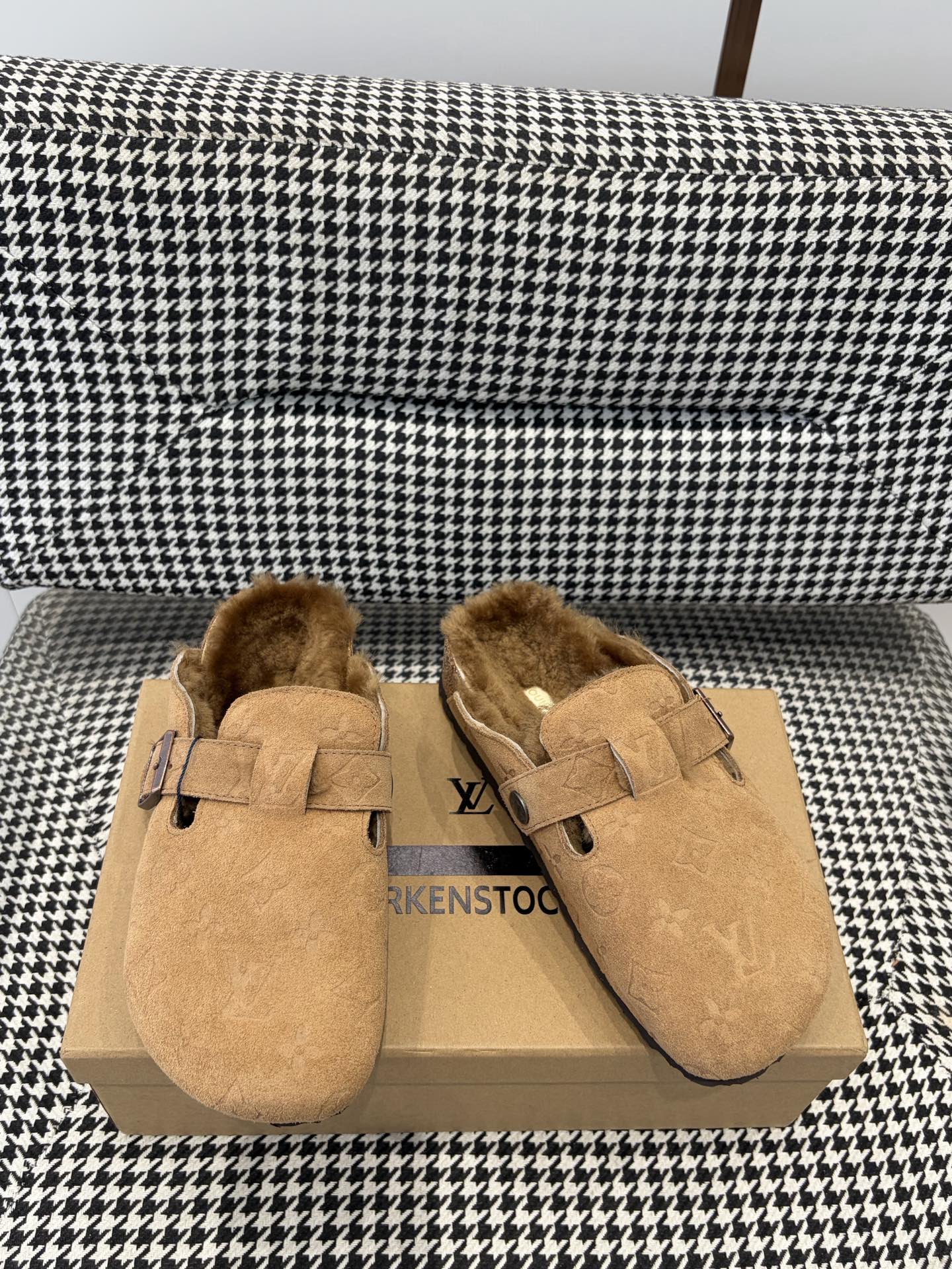 Louis Vuitton Clog