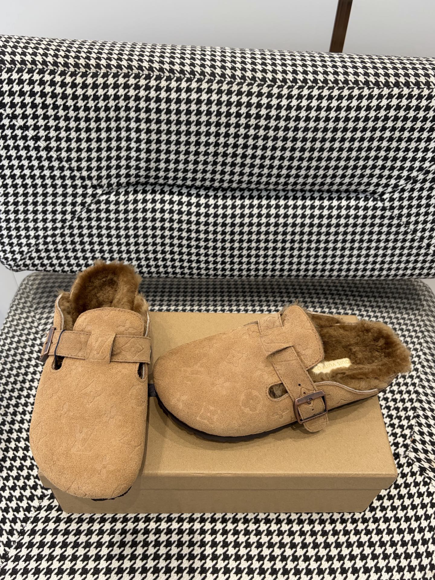 Louis Vuitton Clog