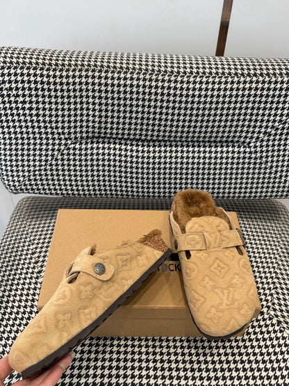 Louis Vuitton Clog
