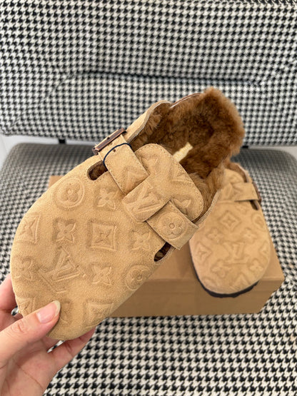 Louis Vuitton Clog
