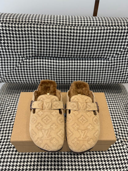 Louis Vuitton Clog