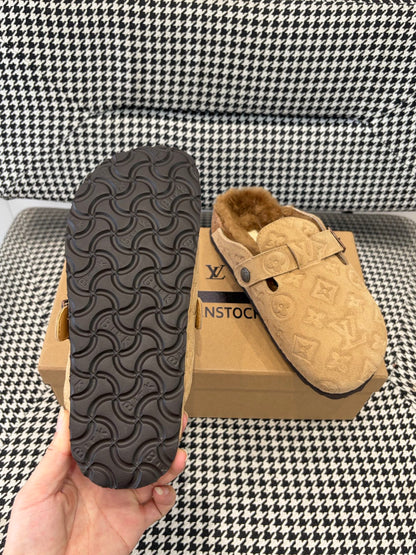 Louis Vuitton Clog