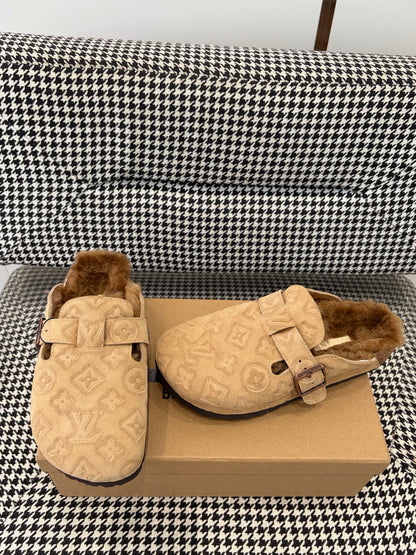 Louis Vuitton Clog