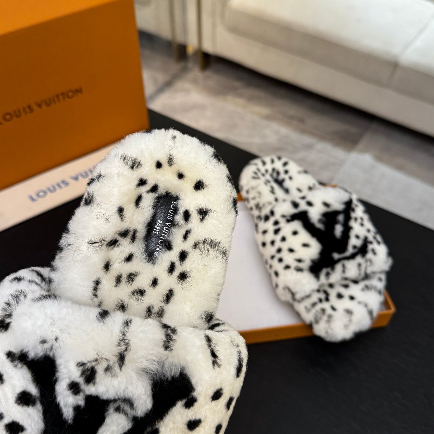 Louis Vuitton Slippers