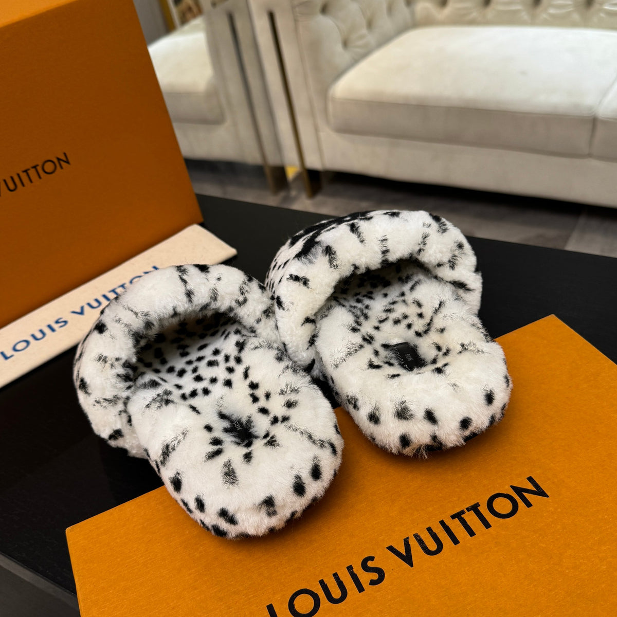 Louis Vuitton Slippers