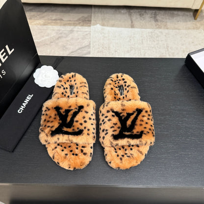 Louis Vuitton Slippers