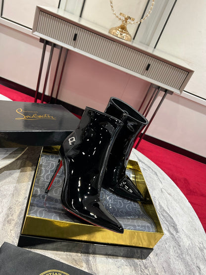Christian Louboutin Sporty Kate Booty