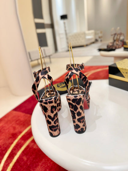 Christian Louboutin Sandaloo