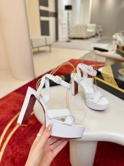 Christian Louboutin Sandaloo