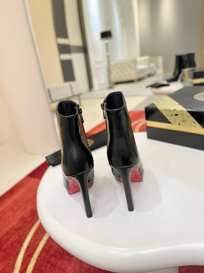 Christian Louboutin Fannylove Booty