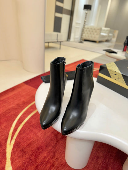Christian Louboutin Fannylove Booty