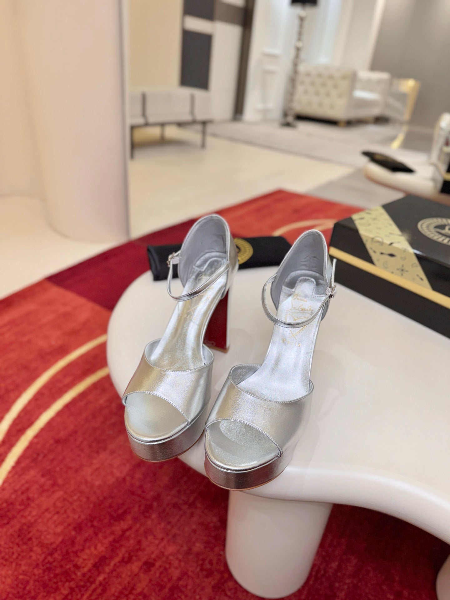 Christian Louboutin Sandaloo
