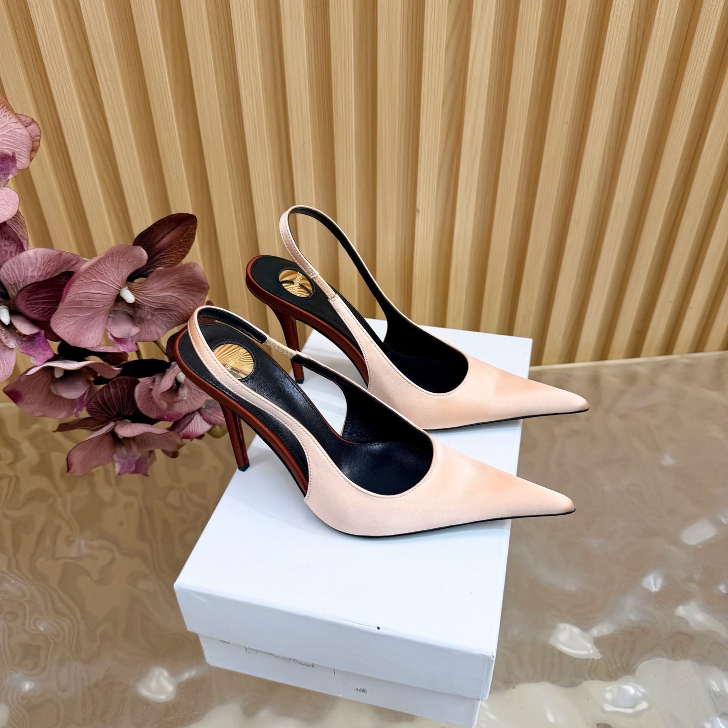Saint Laurent Deroche Slingback Pumps