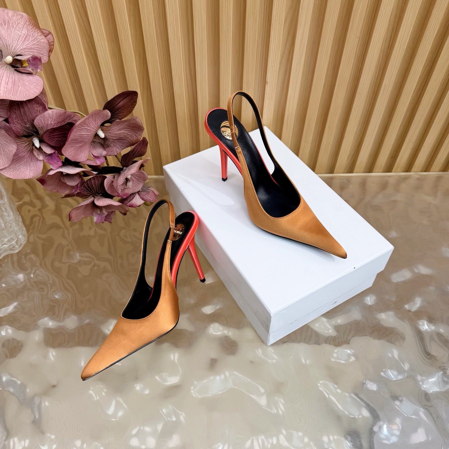Saint Laurent Deroche Slingback Pumps