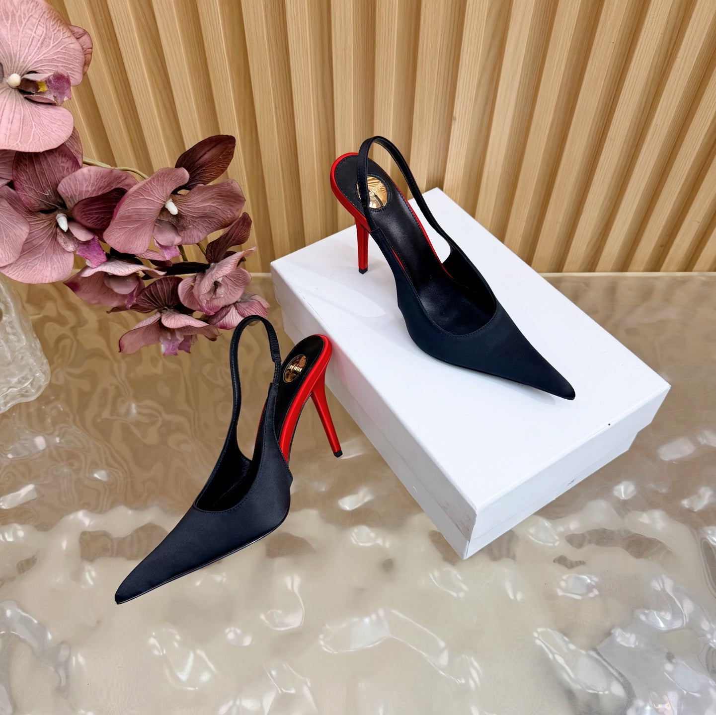 Saint Laurent Deroche Slingback Pumps