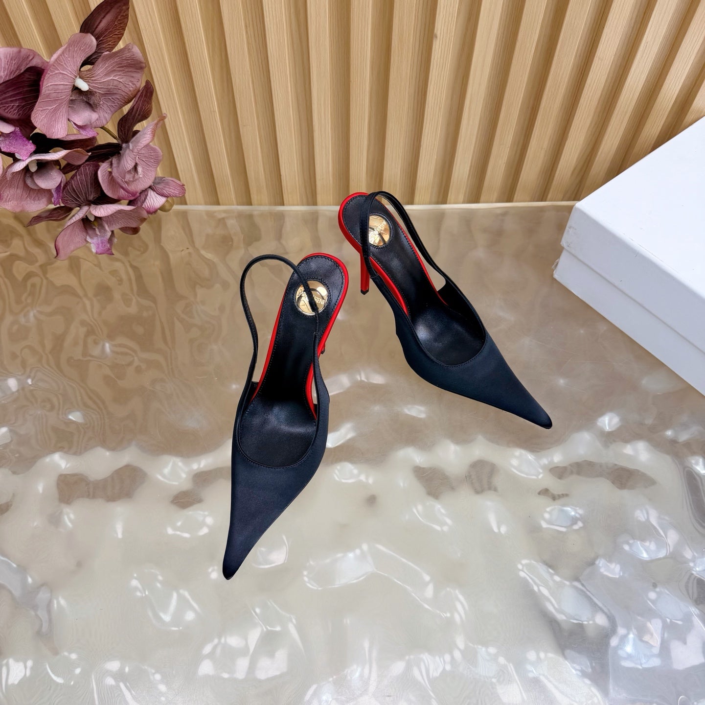 Saint Laurent Deroche Slingback Pumps