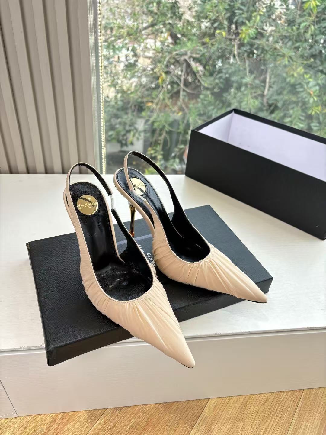 Saint Laurent Slingback Pumps