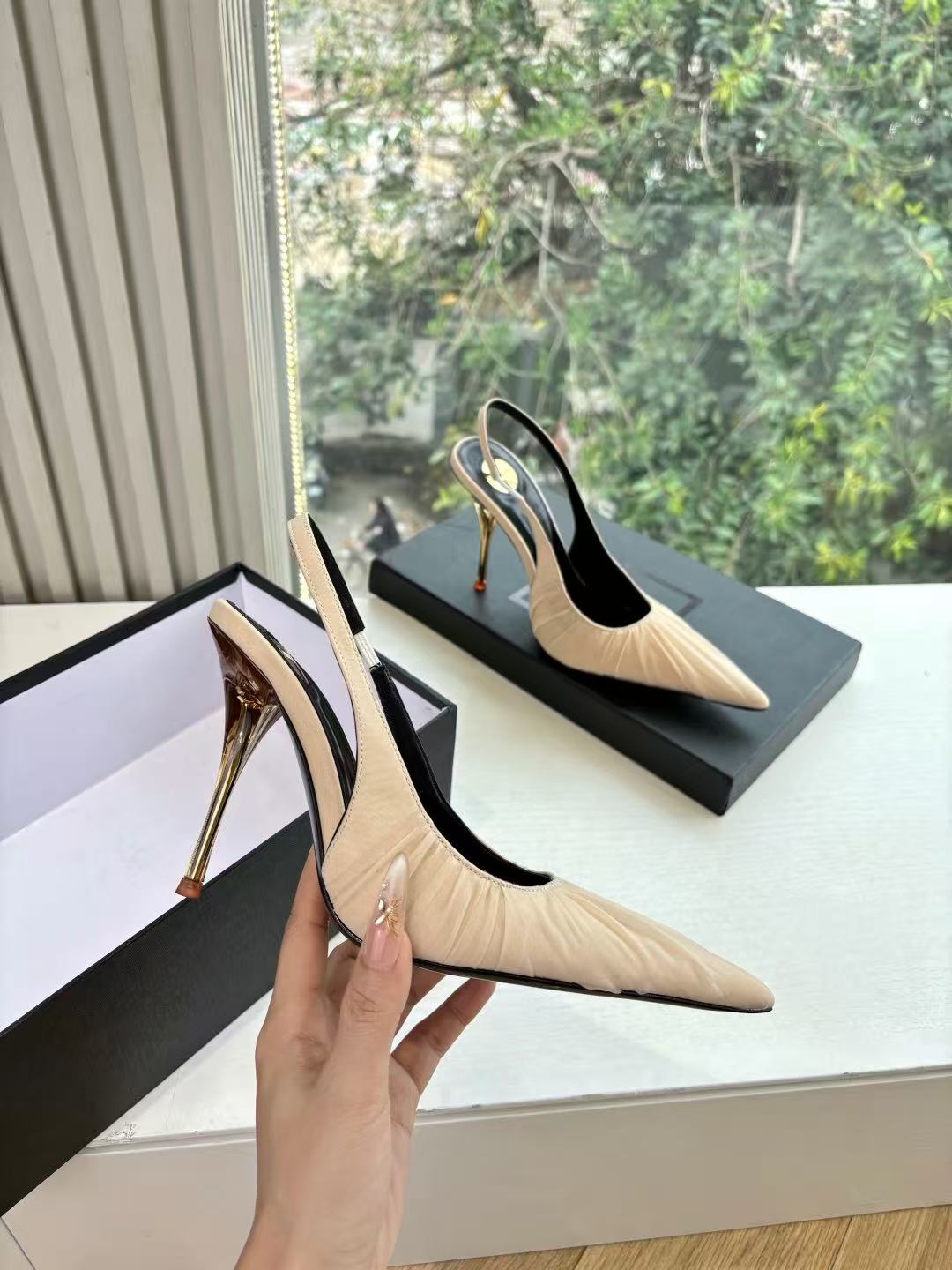 Saint Laurent Slingback Pumps