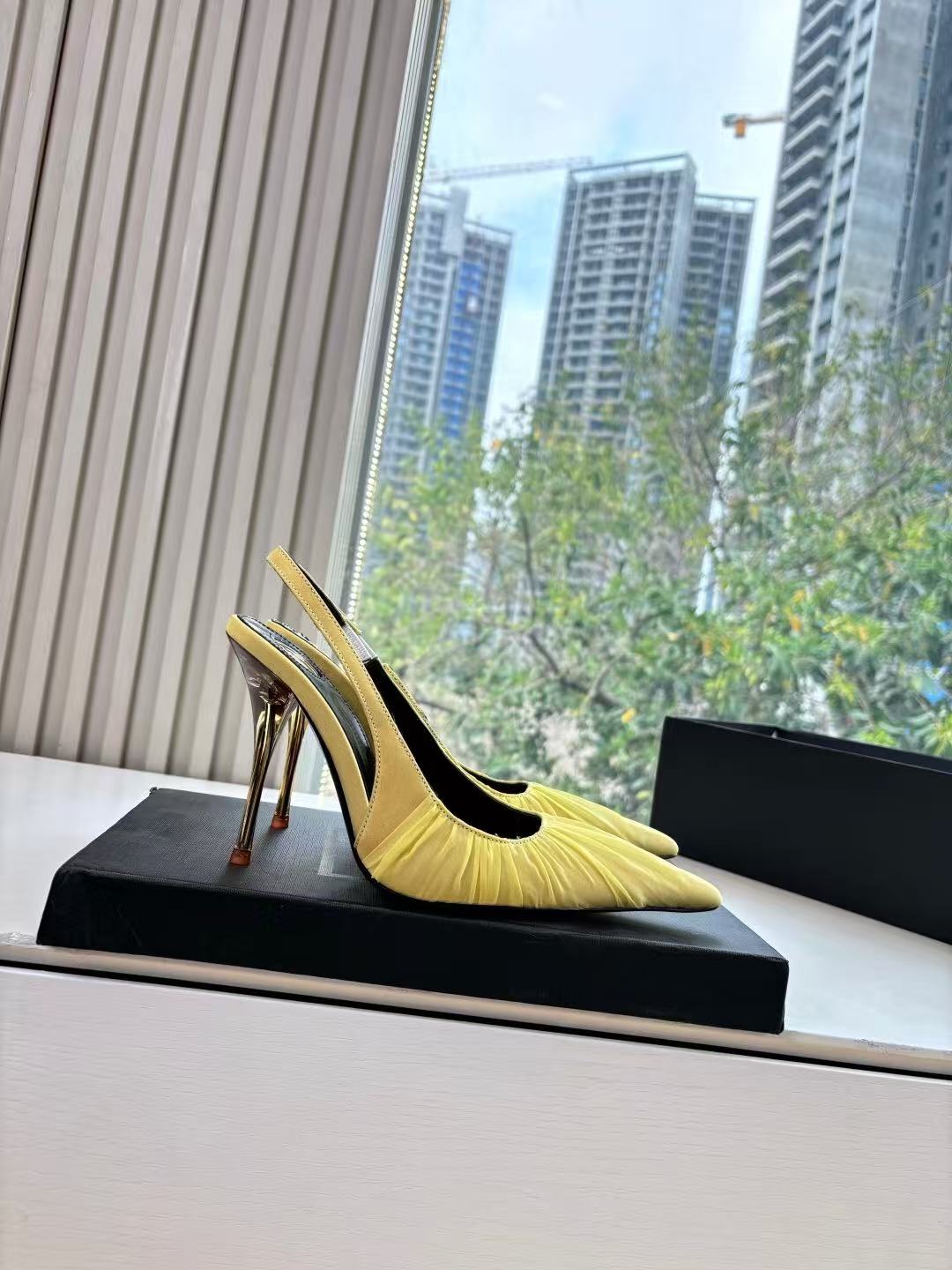 Saint Laurent Slingback Pumps